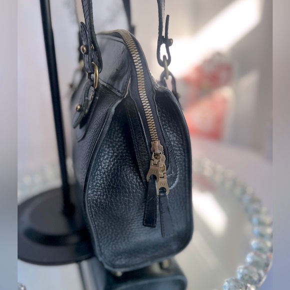 Dooney & Bourke vinyl Black Pebbled Leather Shoulder Bag - Picture 5 of 17